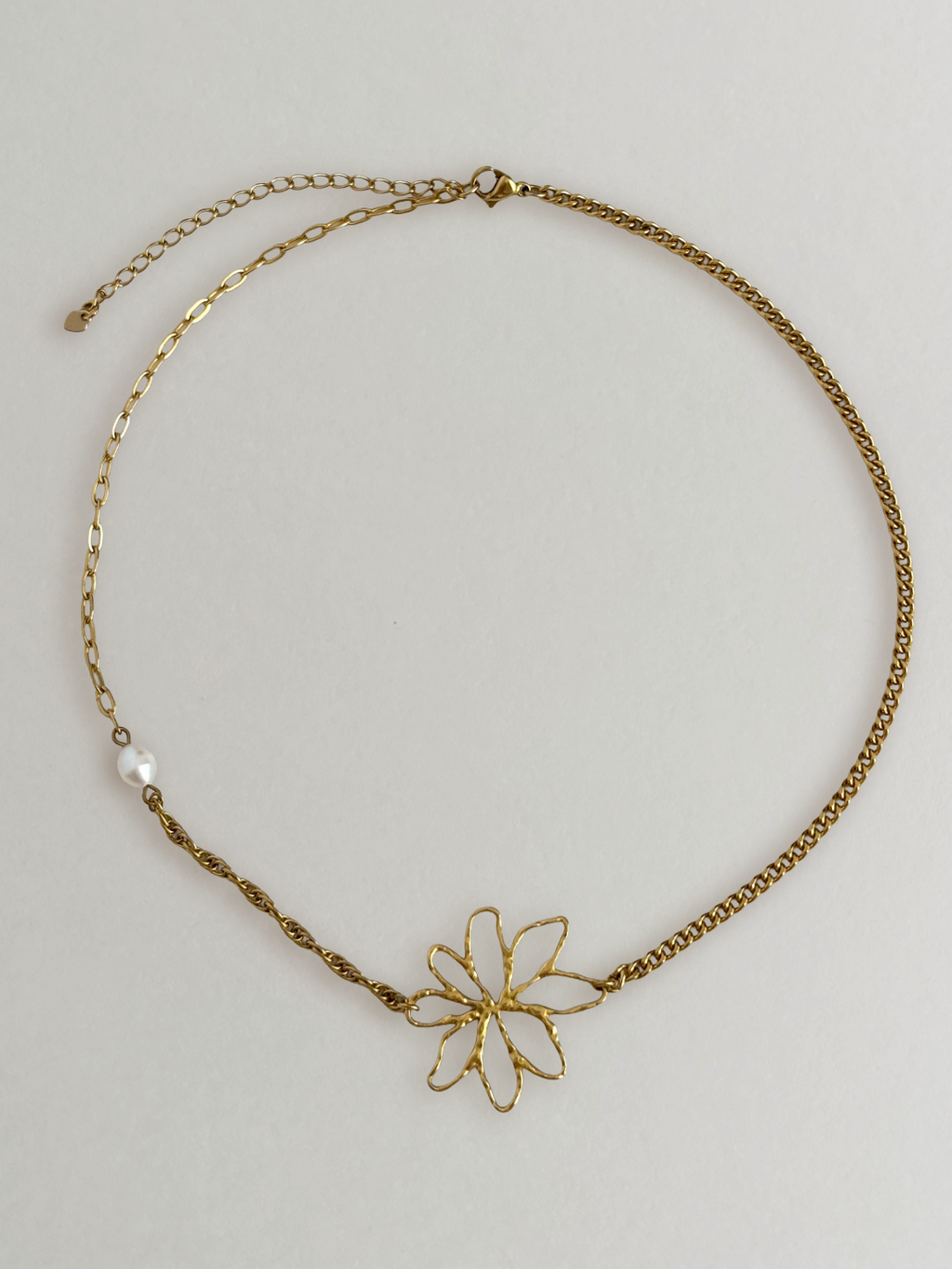 Collier Bloom