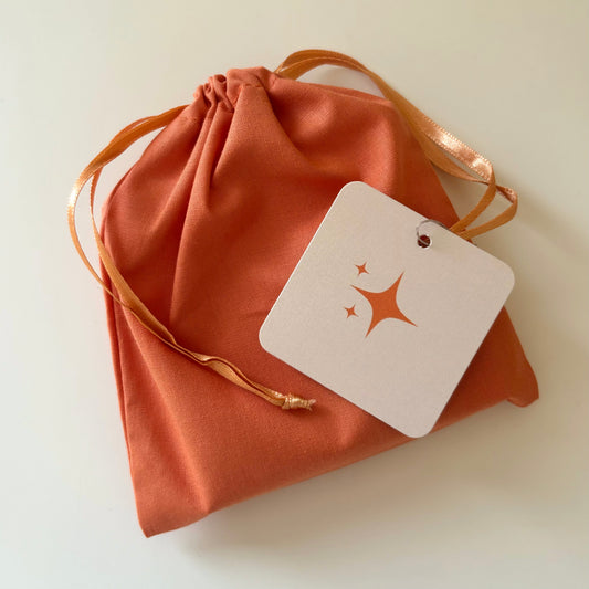 Pochon cadeau avec étiquette