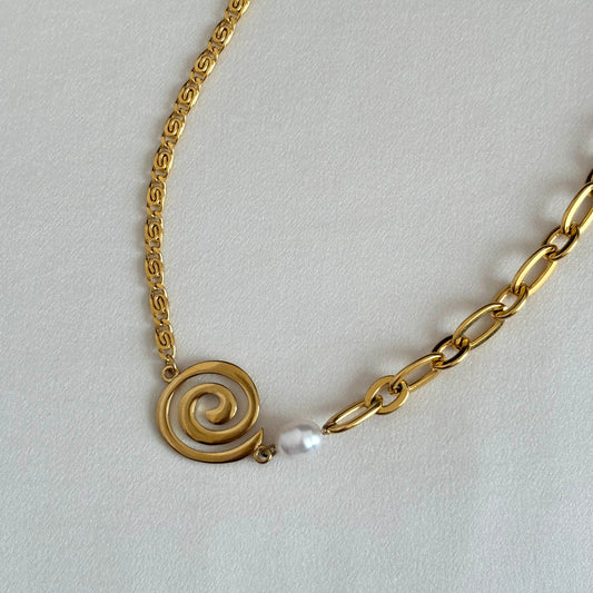 Modèle unique - Collier asymétrique spirale