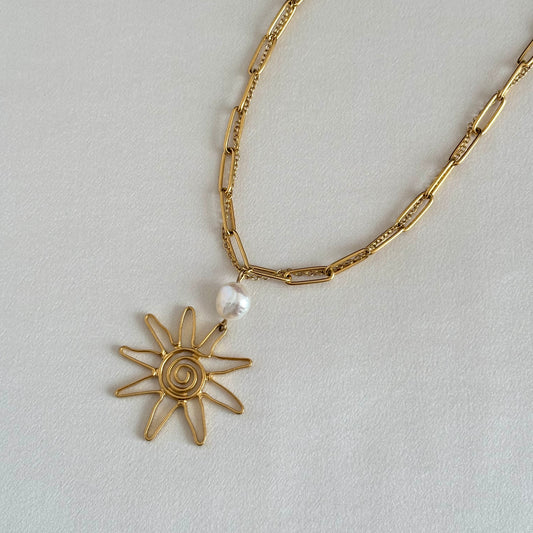 Modèle unique - Collier spirale soleil avec chaîne entremêlée