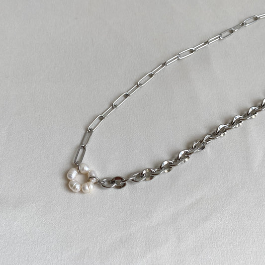 Modèle unique - Collier anneau perlé argenté